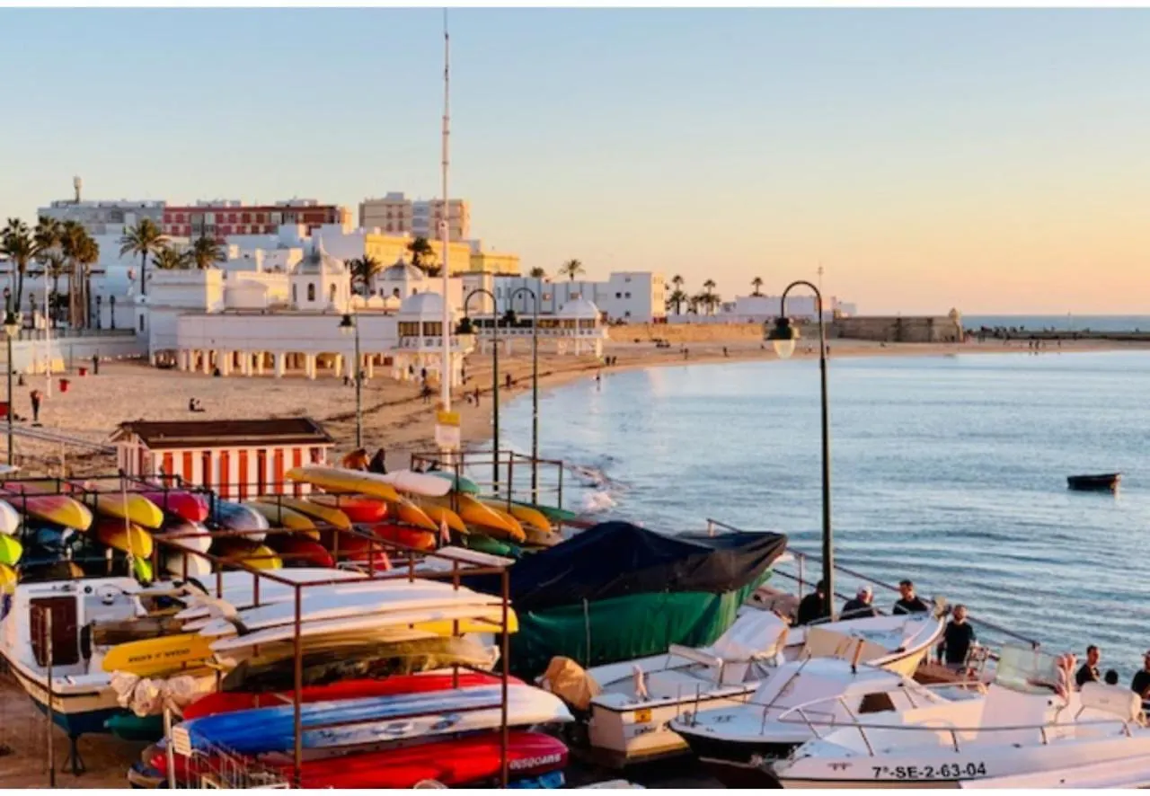 Apartment Terraza-Caleta Beach Home By Cadiz4Rentals